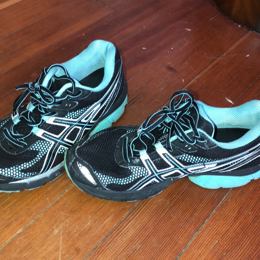 Running shoes